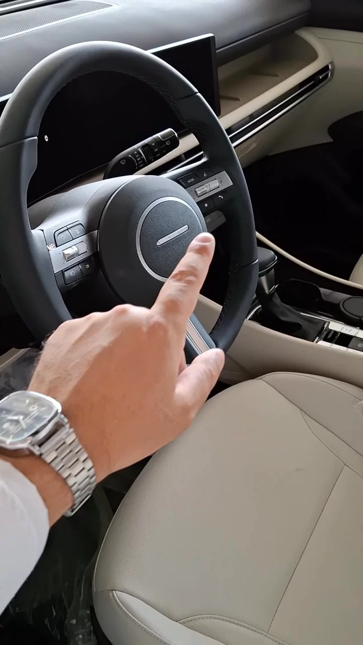 Car video thumbnail 1 of 10