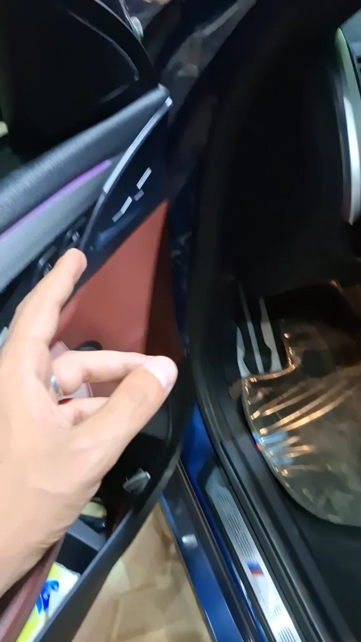 Car video thumbnail 1 of 9