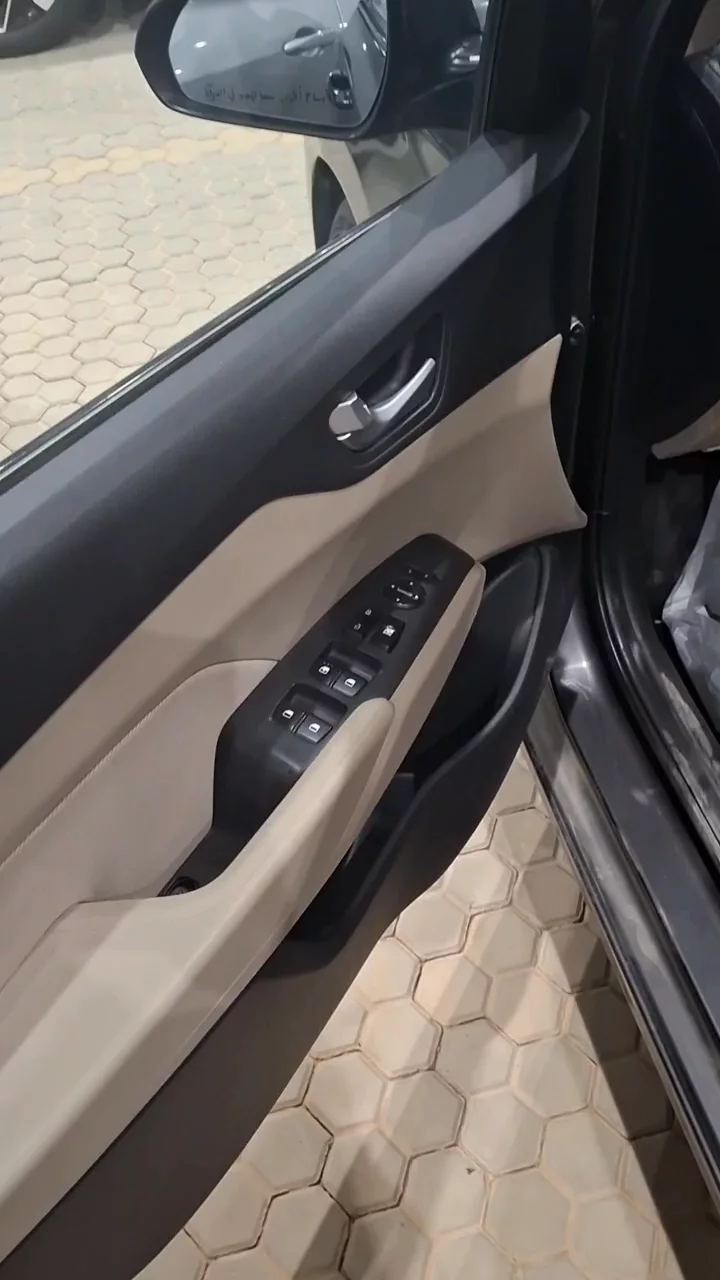 Car video thumbnail 1 of 11