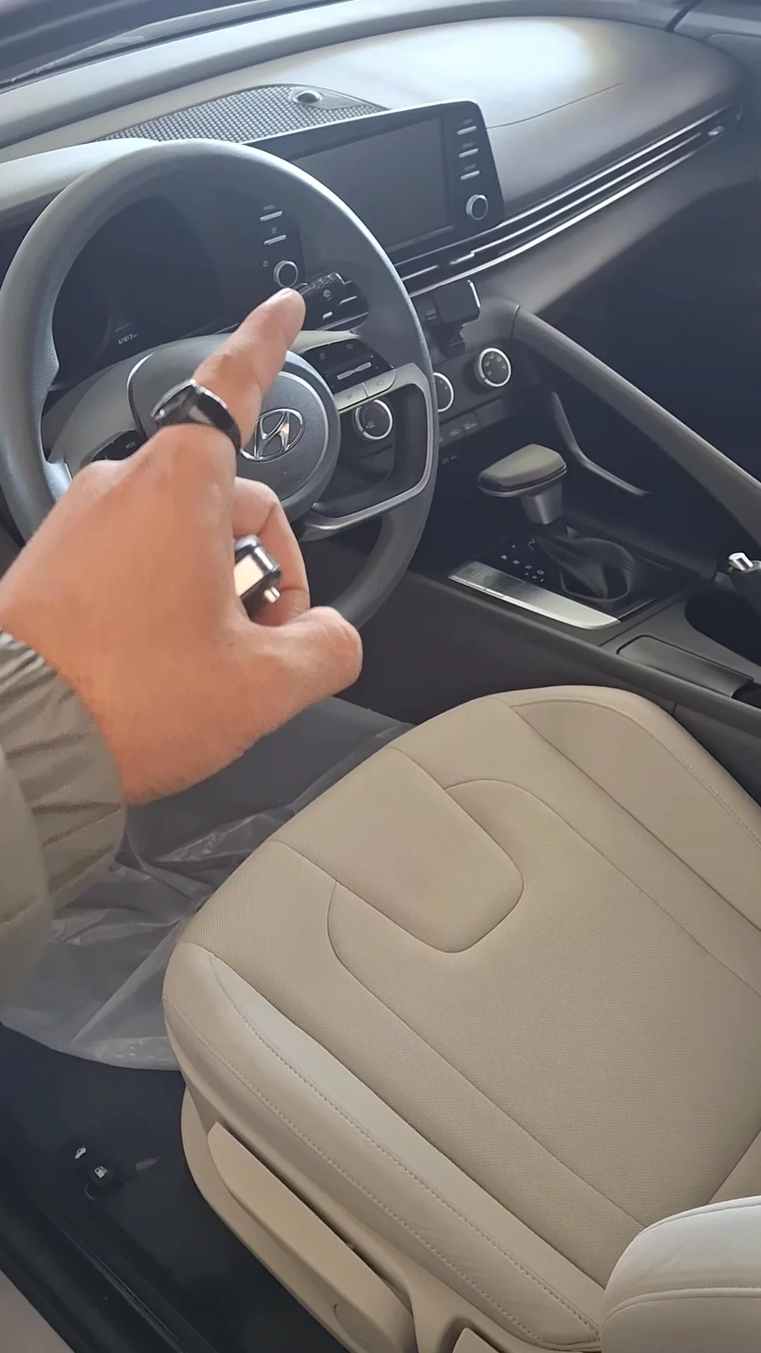 Car video thumbnail 1 of 7