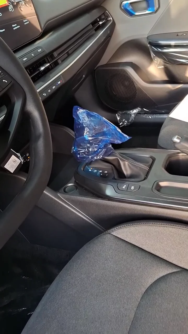 Car video thumbnail 1 of 9