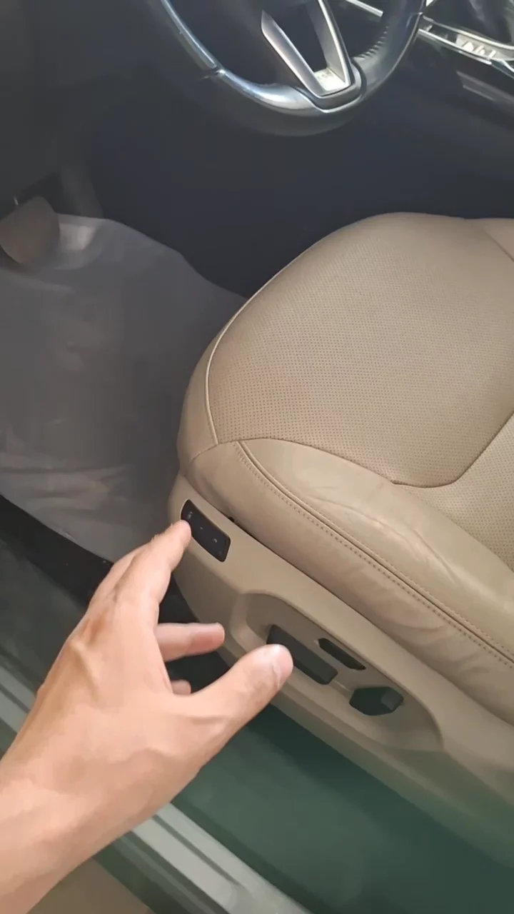 Car video thumbnail 1 of 8