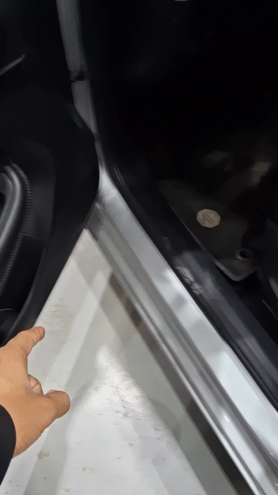 Car video thumbnail 1 of 7