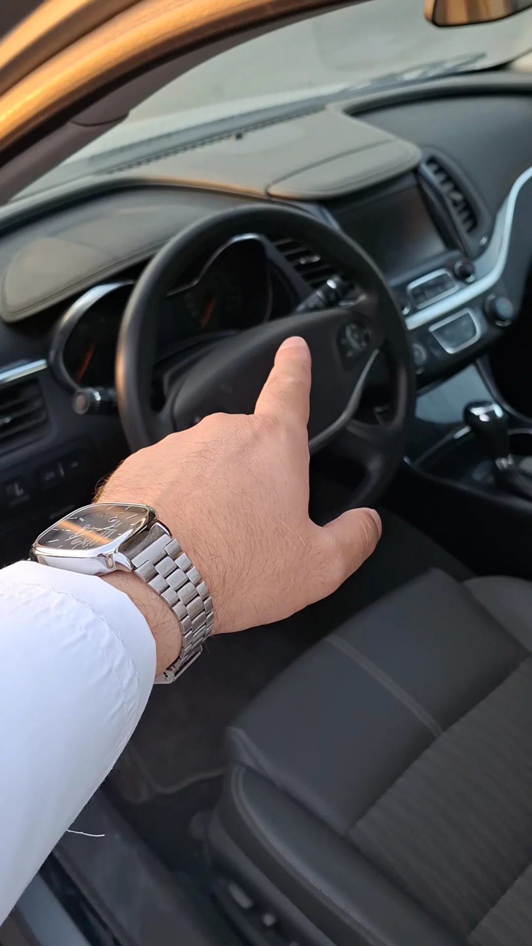 Car video thumbnail 1 of 9