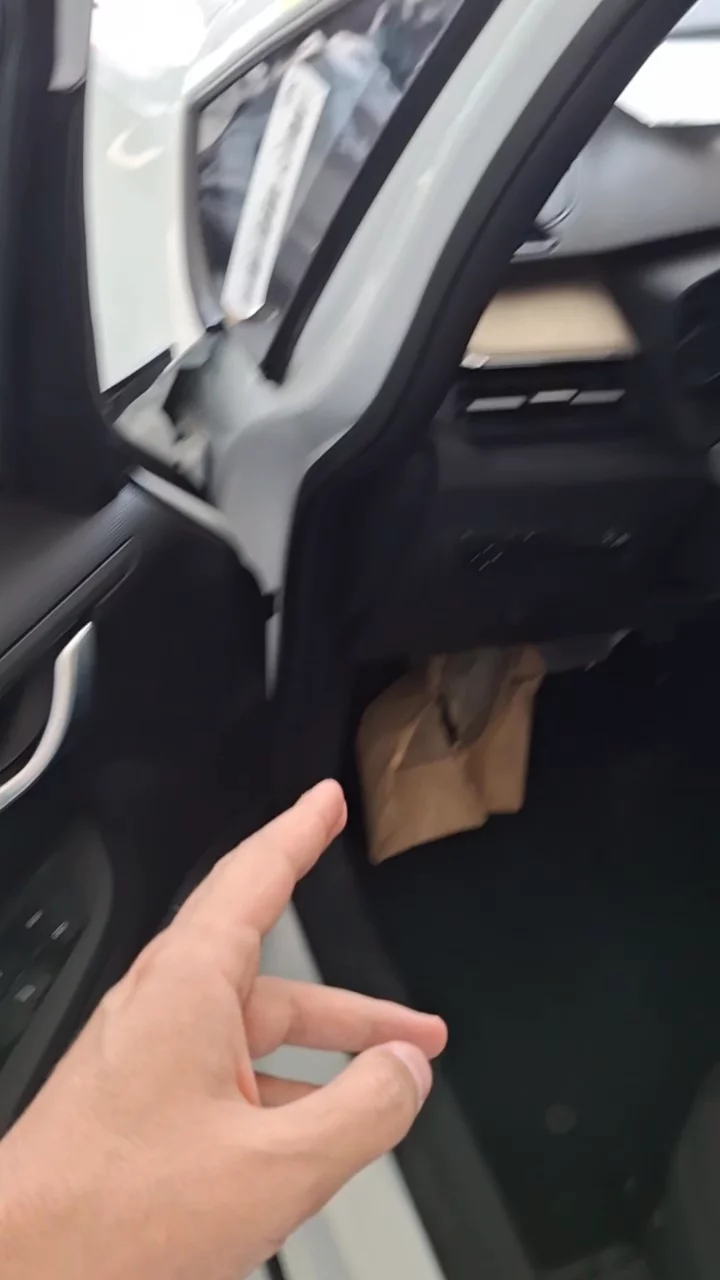 Car video thumbnail 1 of 10