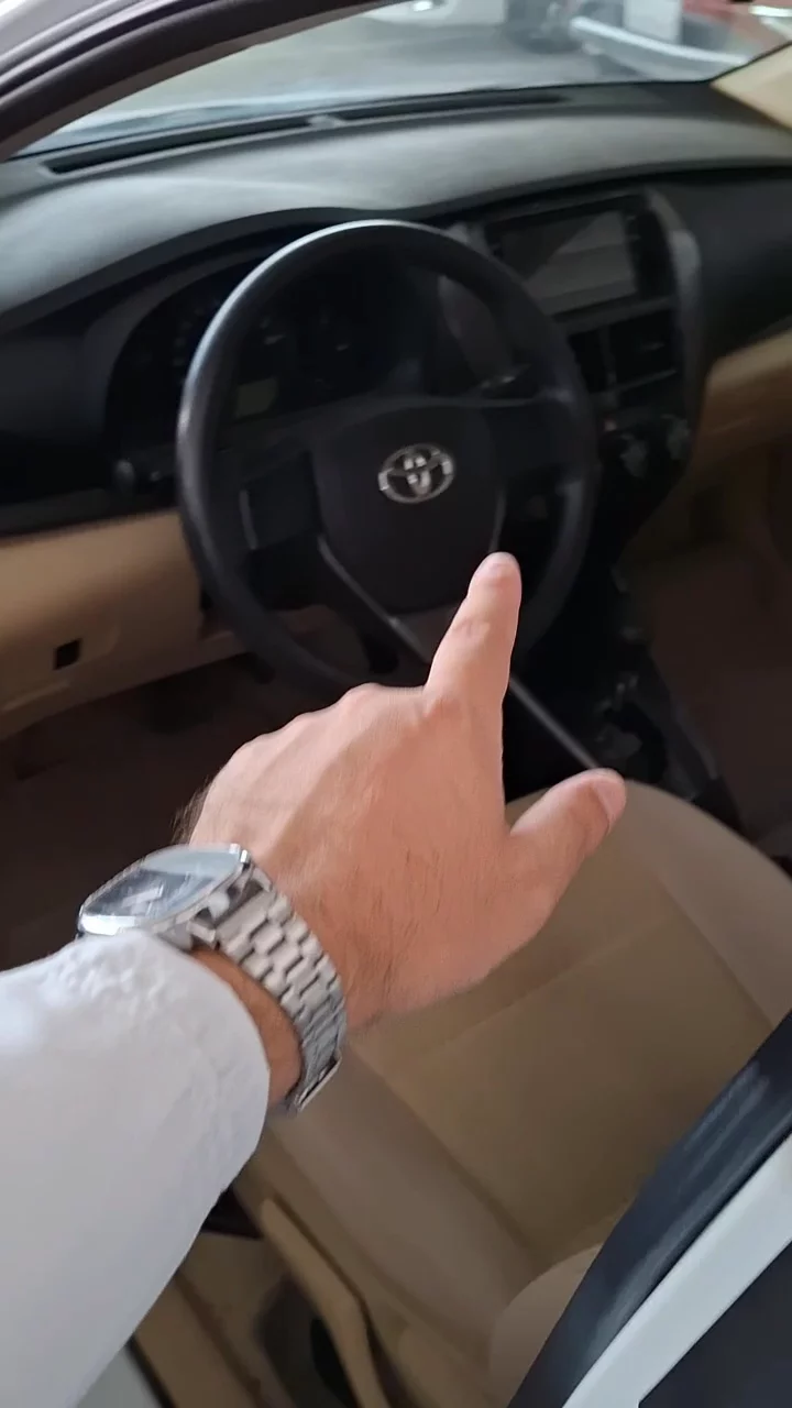 Car video thumbnail 1 of 9