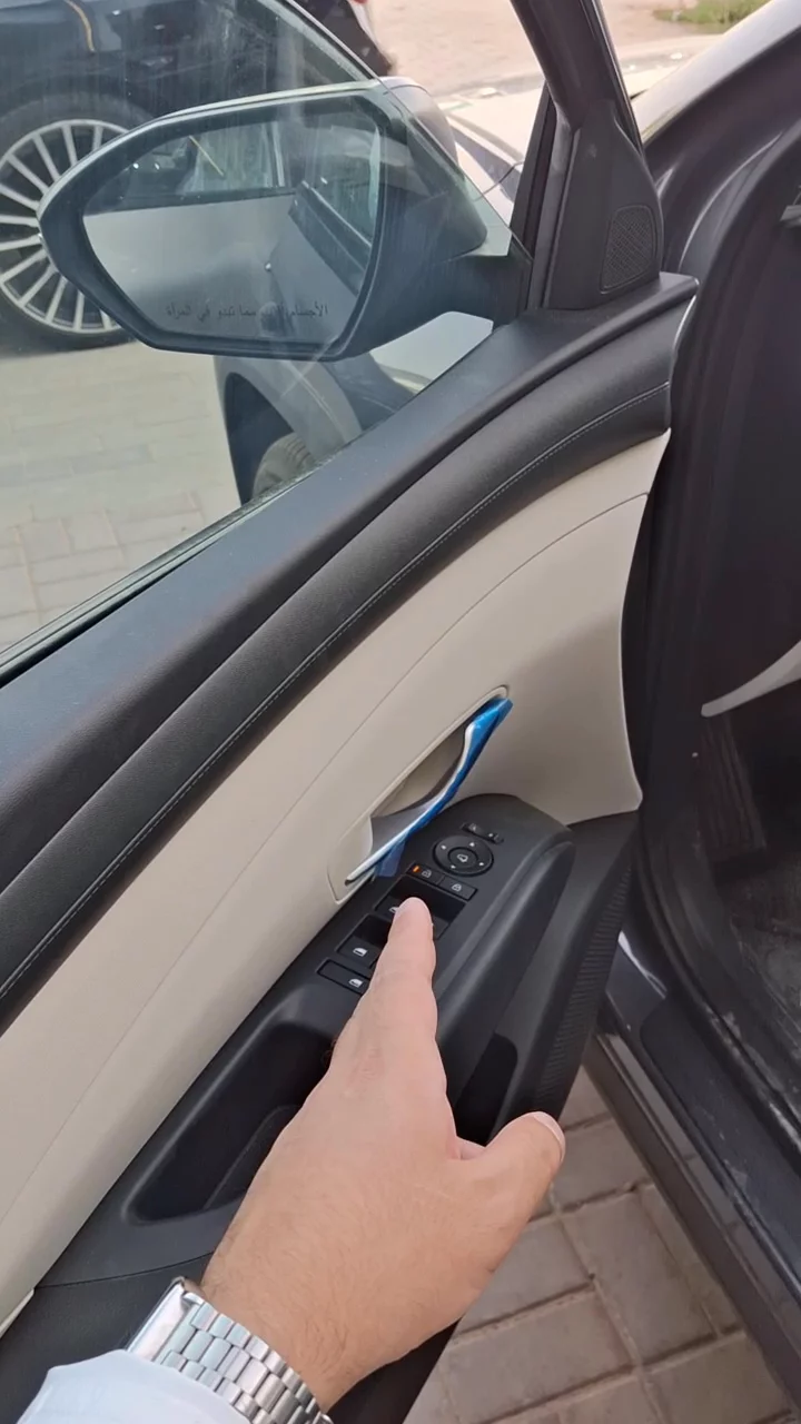 Car video thumbnail 1 of 10