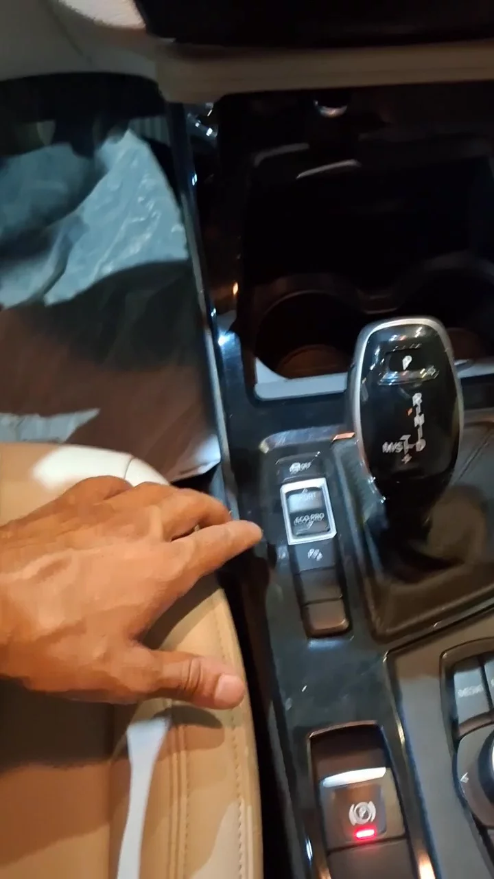 Car video thumbnail 1 of 10