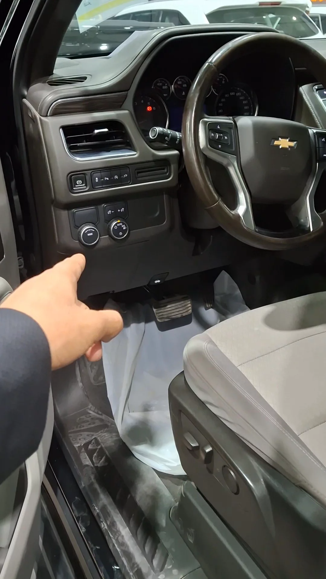 Car video thumbnail 1 of 7