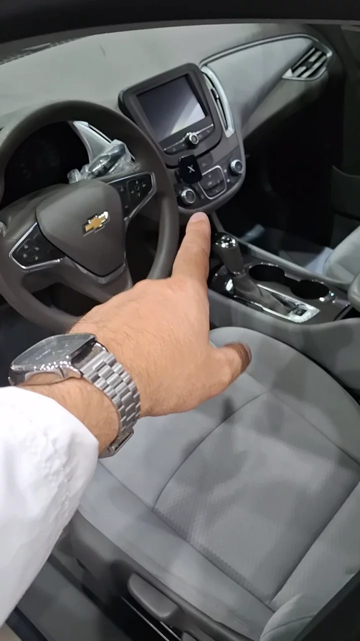 Car video thumbnail 1 of 9