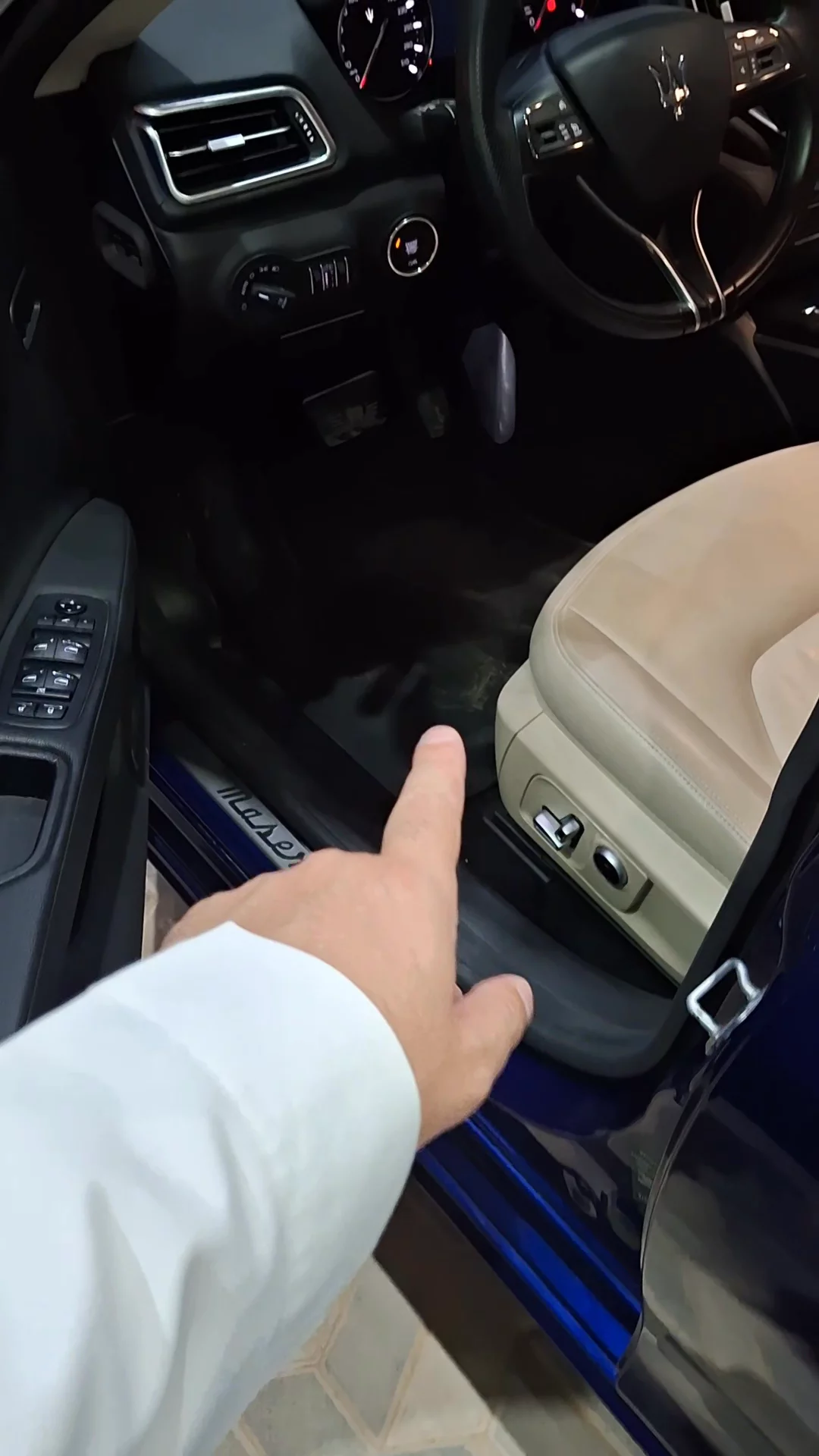 Car video thumbnail 1 of 9