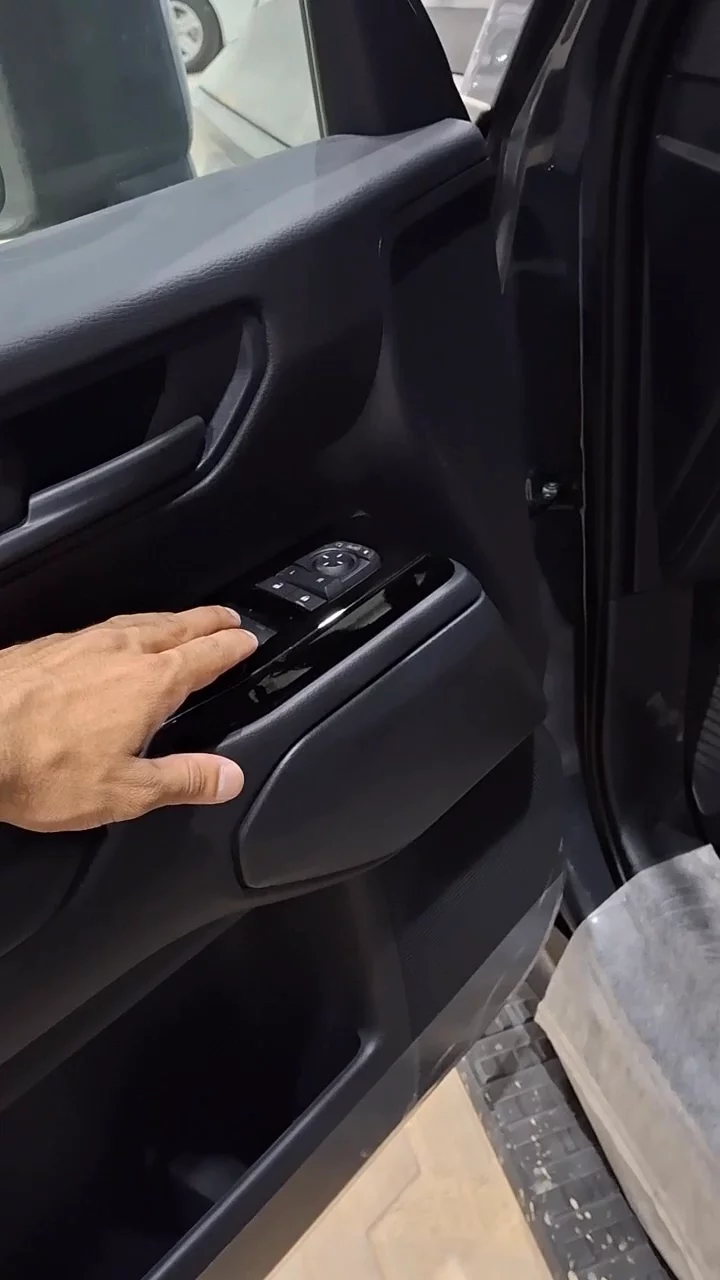 Car video thumbnail 1 of 10