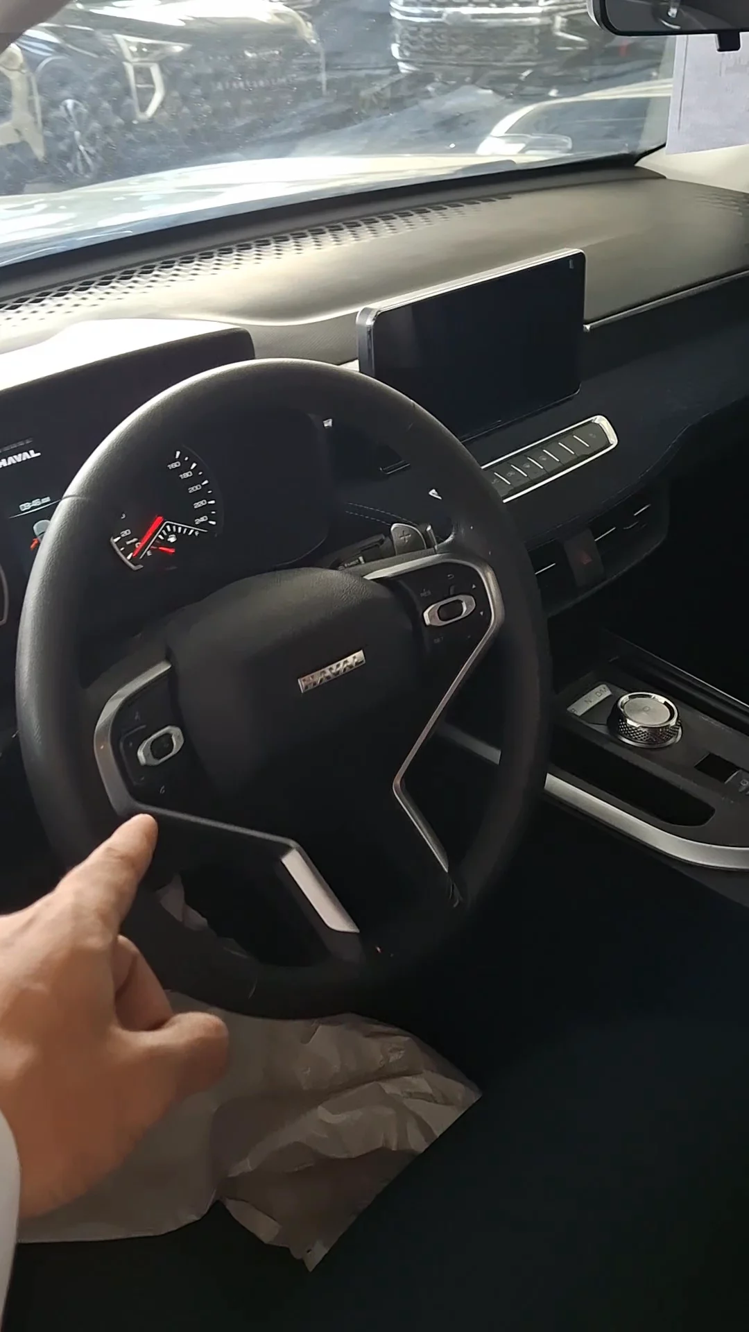 Car video thumbnail 1 of 7