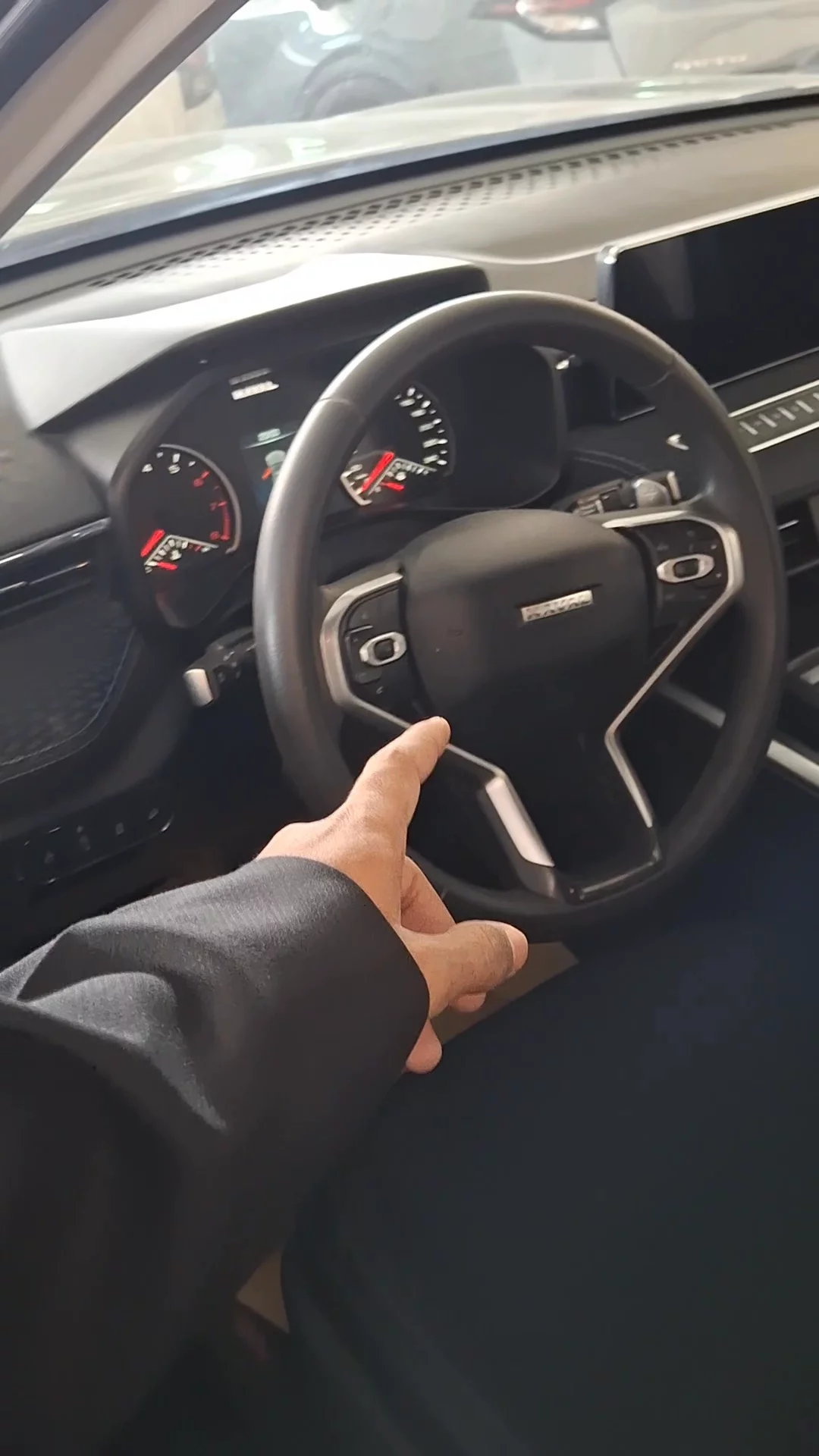 Car video thumbnail 1 of 5