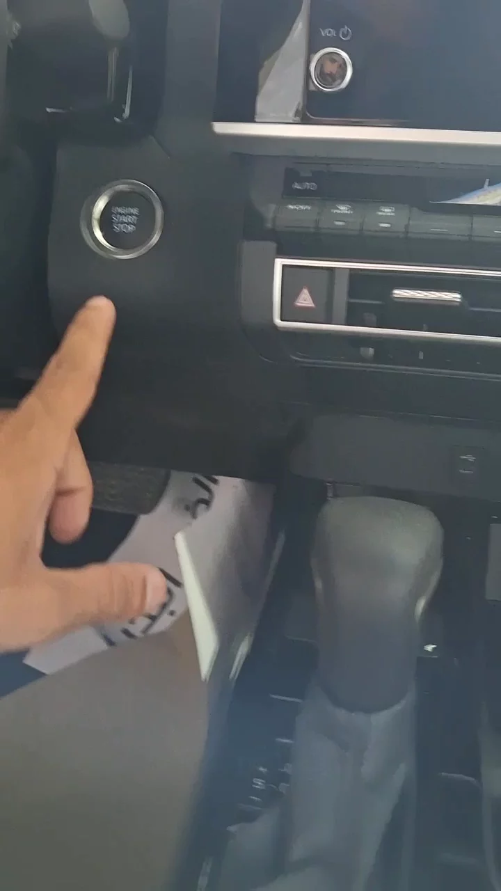 Car video thumbnail 1 of 10