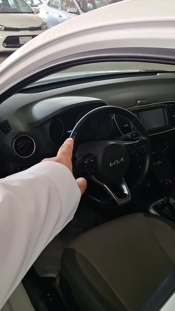 Car video thumbnail 1 of 10