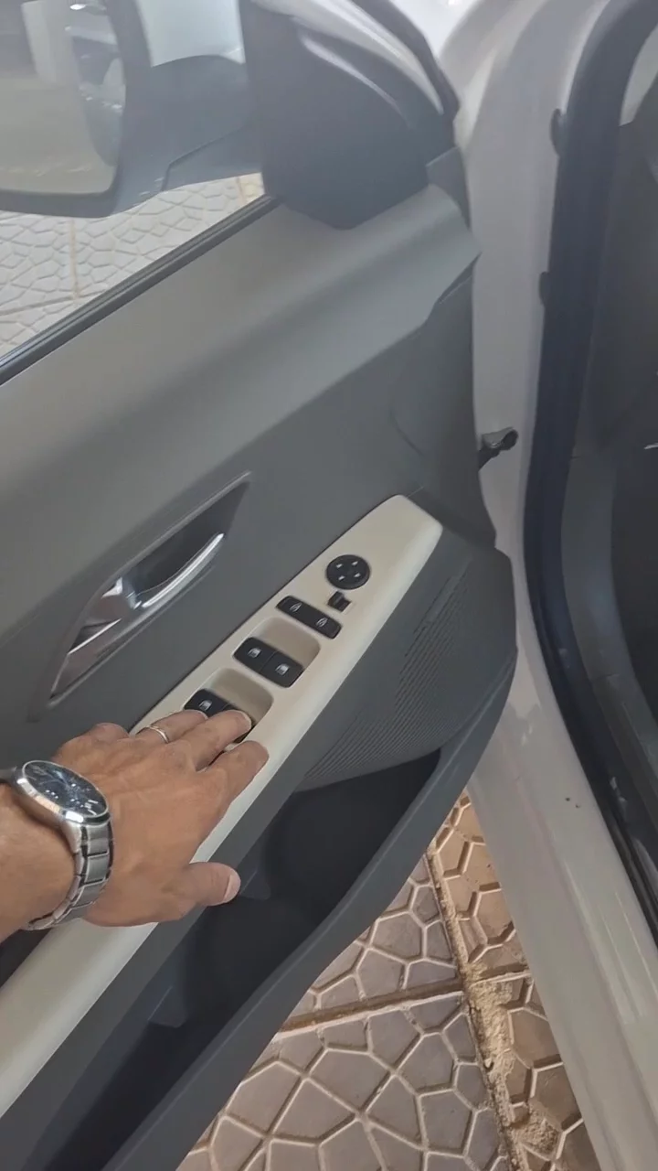 Car video thumbnail 1 of 10