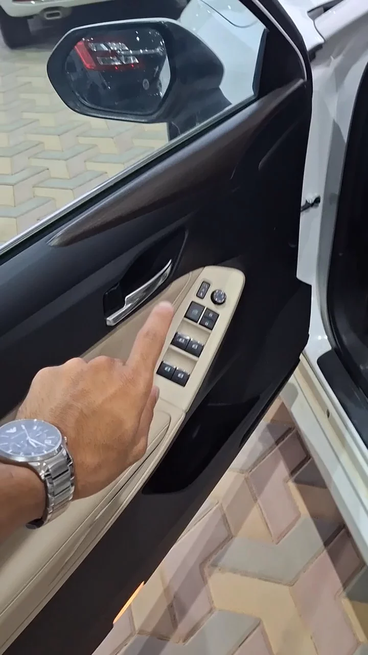 Car video thumbnail 1 of 10