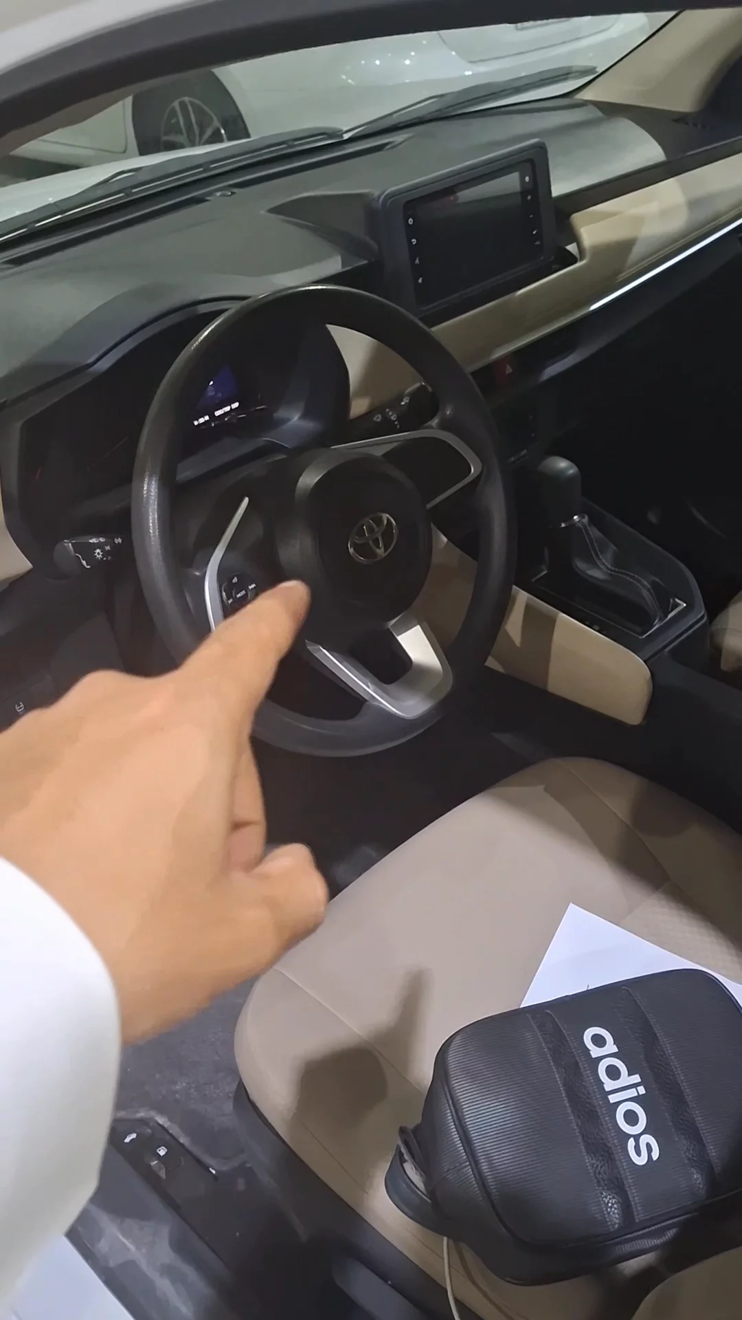 Car video thumbnail 1 of 10