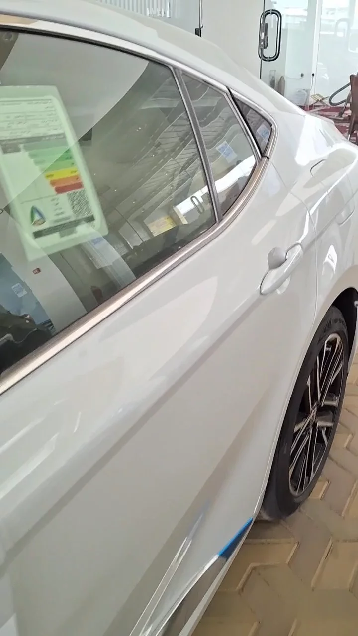 Car video thumbnail 1 of 9