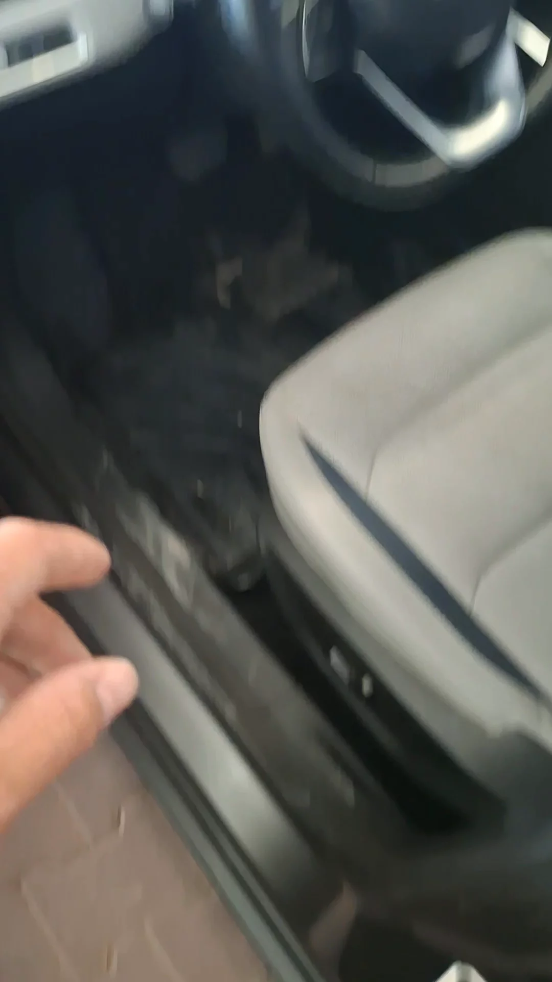 Car video thumbnail 1 of 8