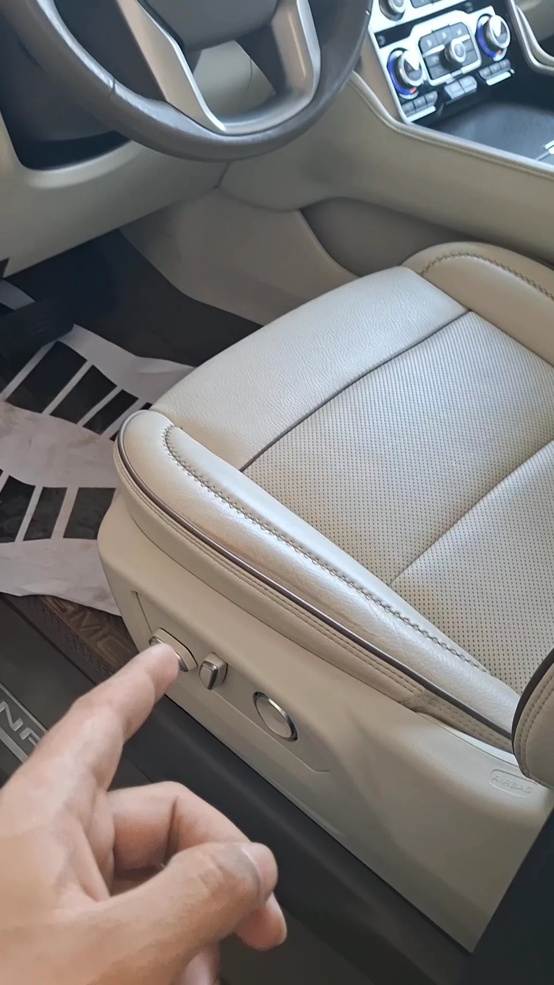 Car video thumbnail 1 of 8