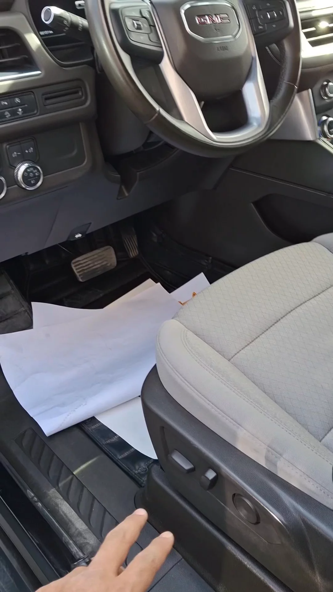 Car video thumbnail 1 of 7