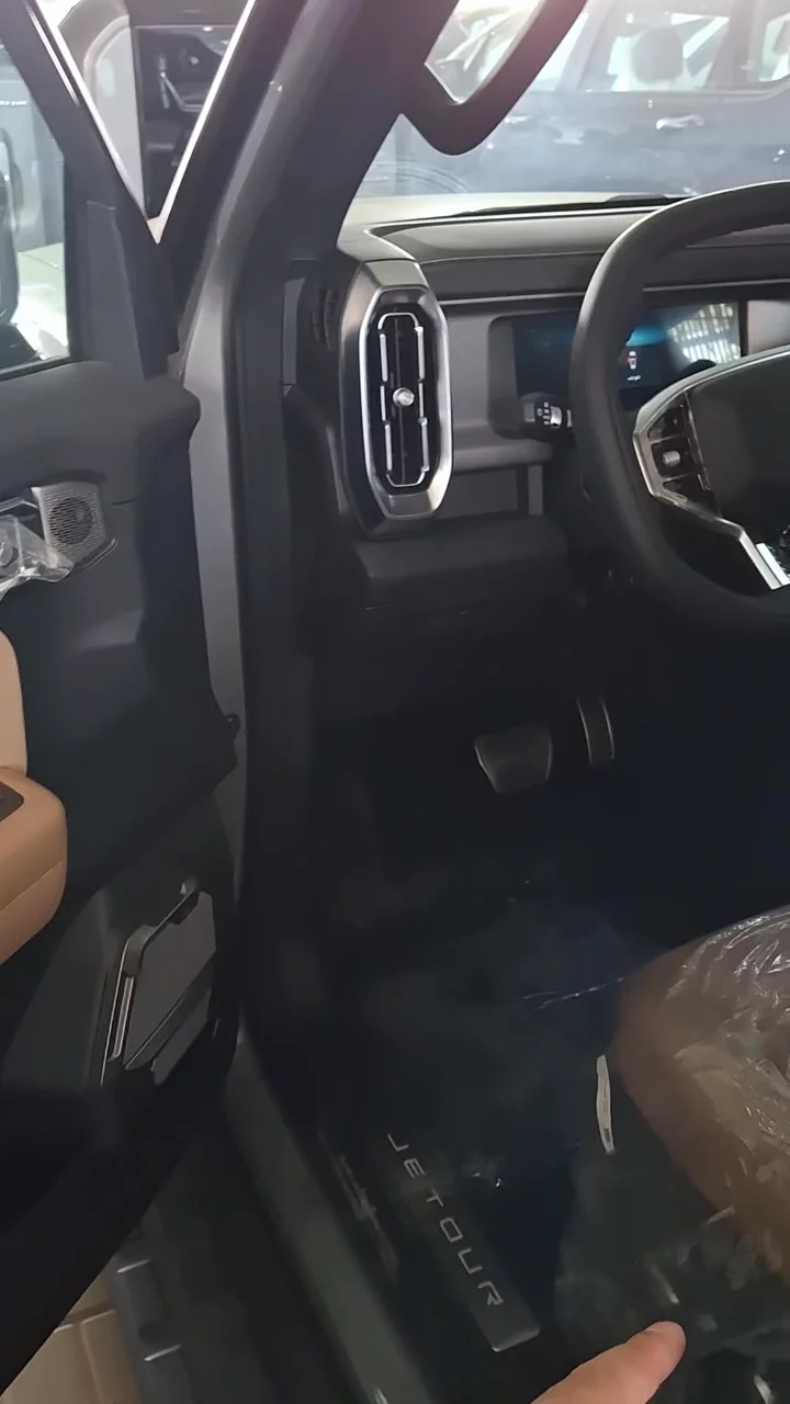 Car video thumbnail 1 of 10