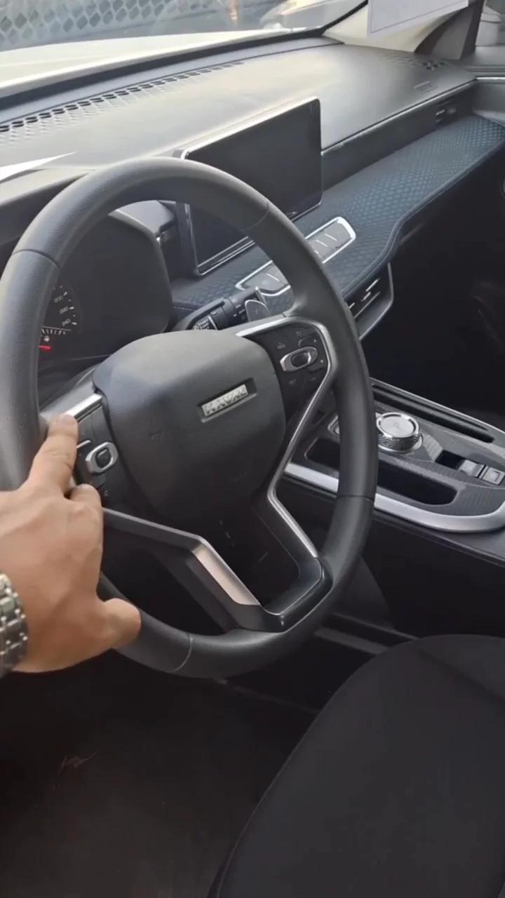 Car video thumbnail 1 of 7