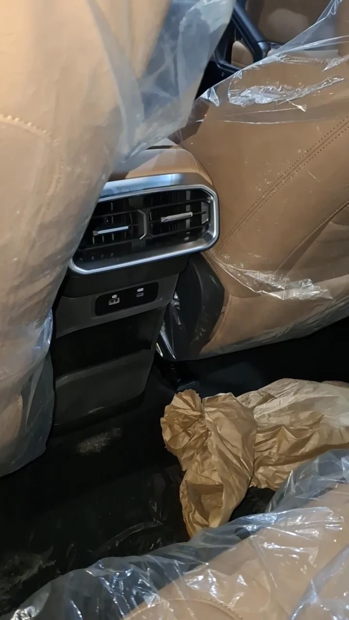 Car video thumbnail 1 of 9