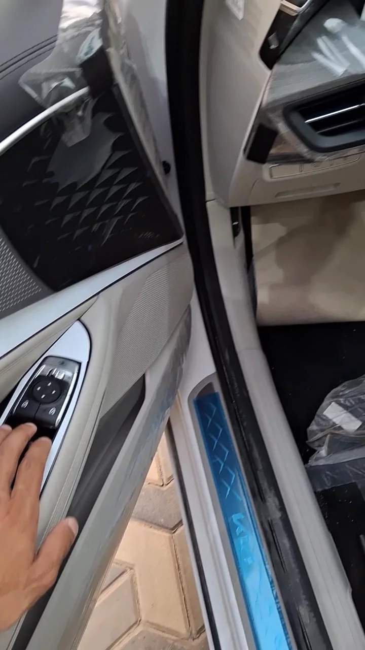 Car video thumbnail 1 of 10