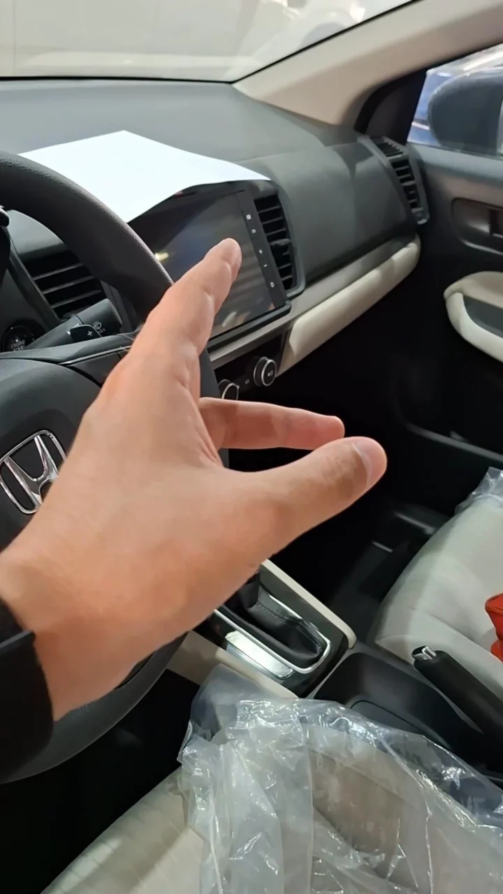 Car video thumbnail 1 of 10