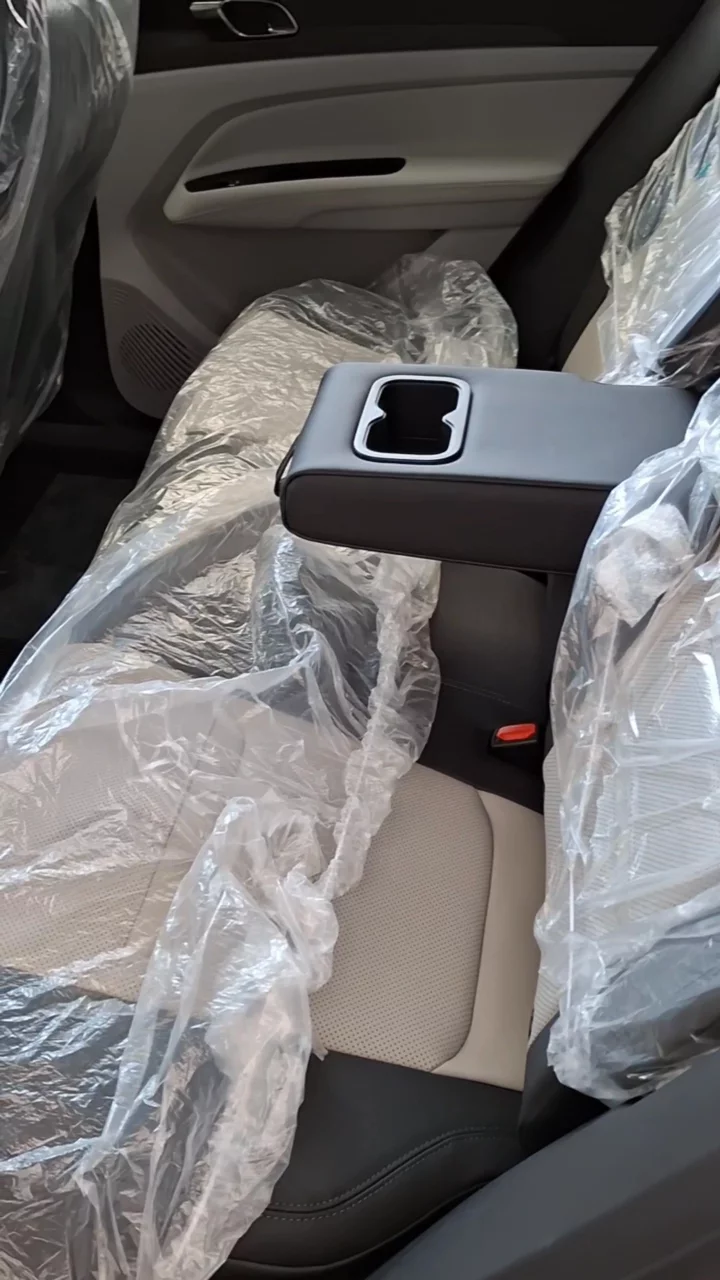 Car video thumbnail 1 of 10