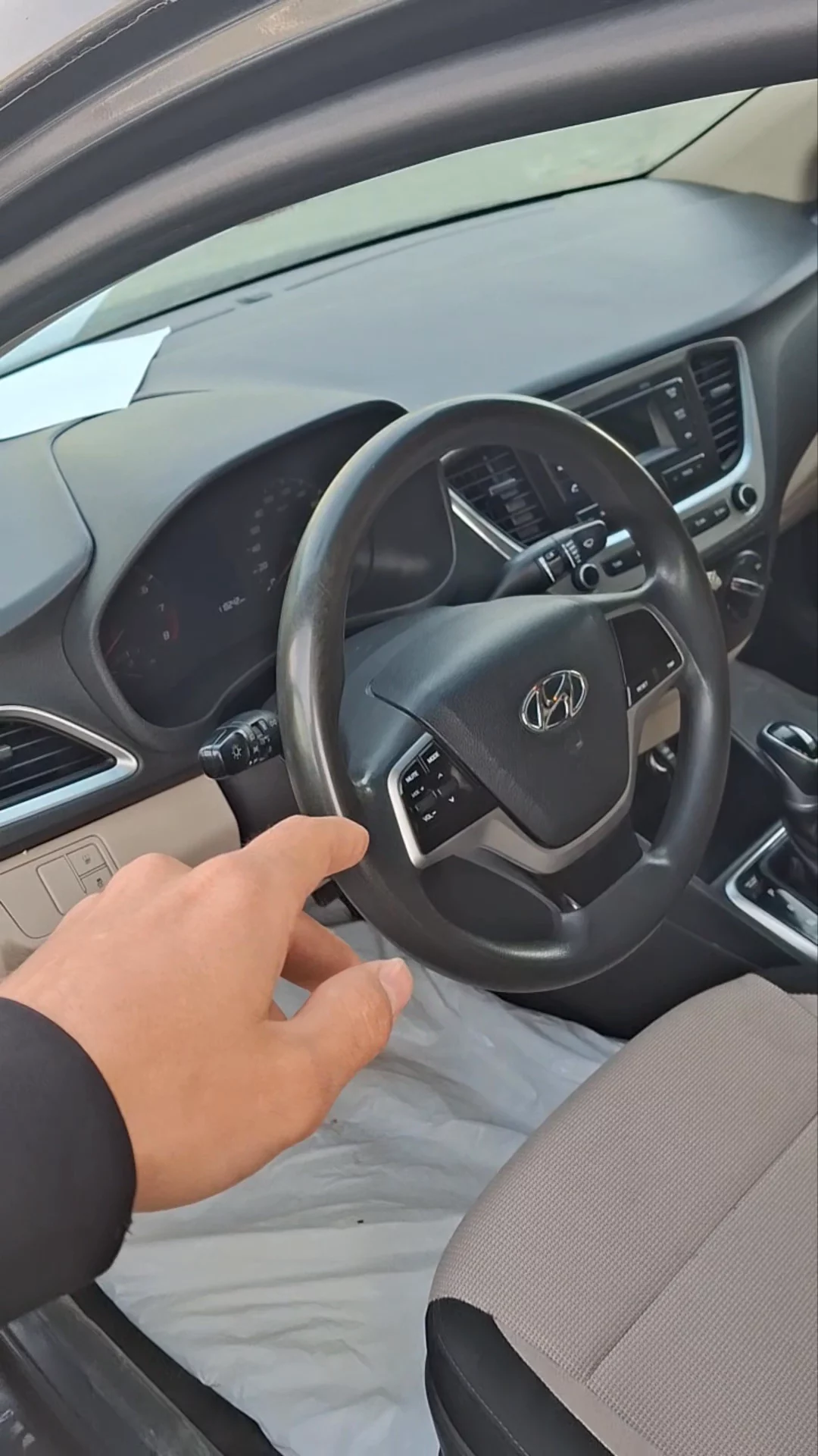 Car video thumbnail 1 of 8