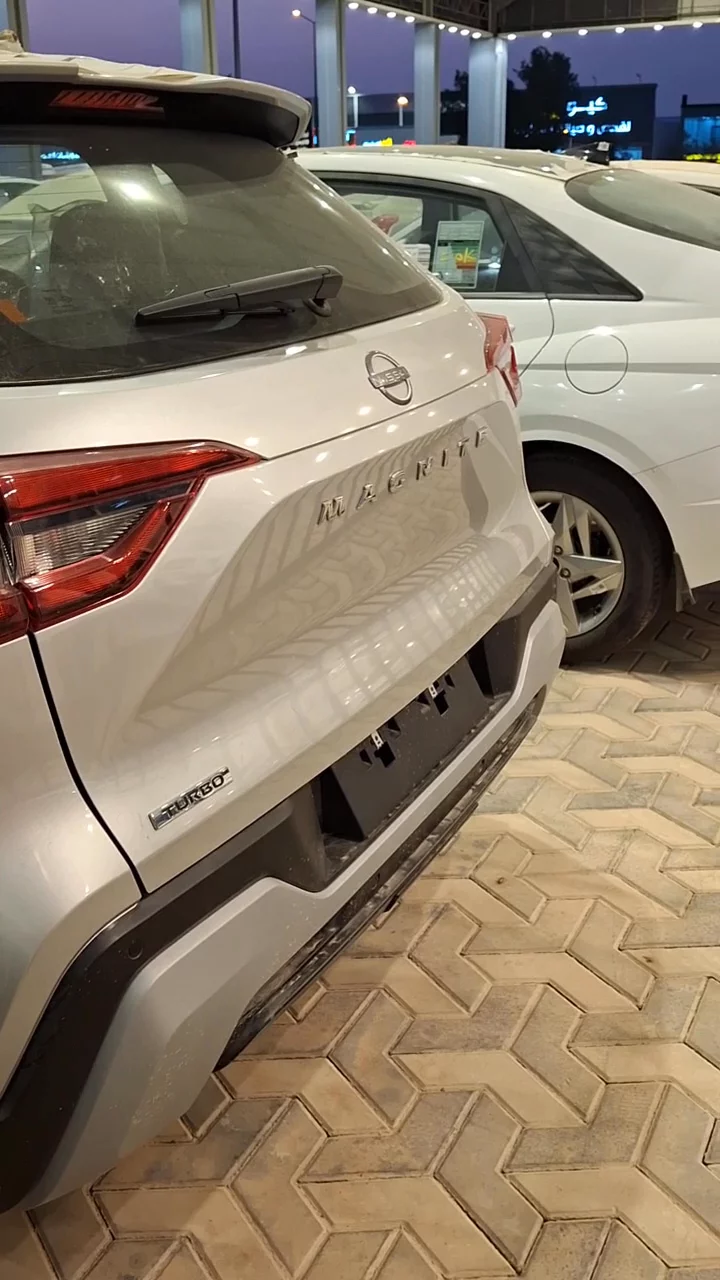 Car video thumbnail 1 of 8