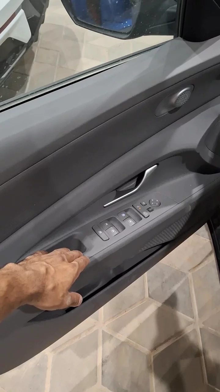 Car video thumbnail 1 of 10