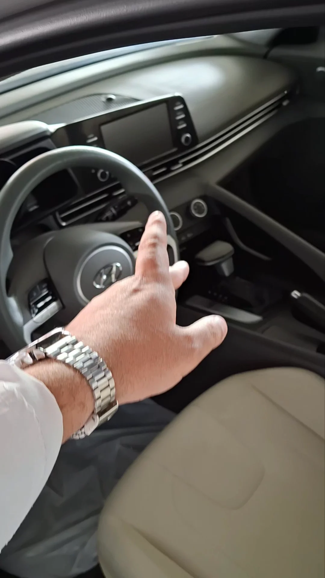 Car video thumbnail 1 of 11