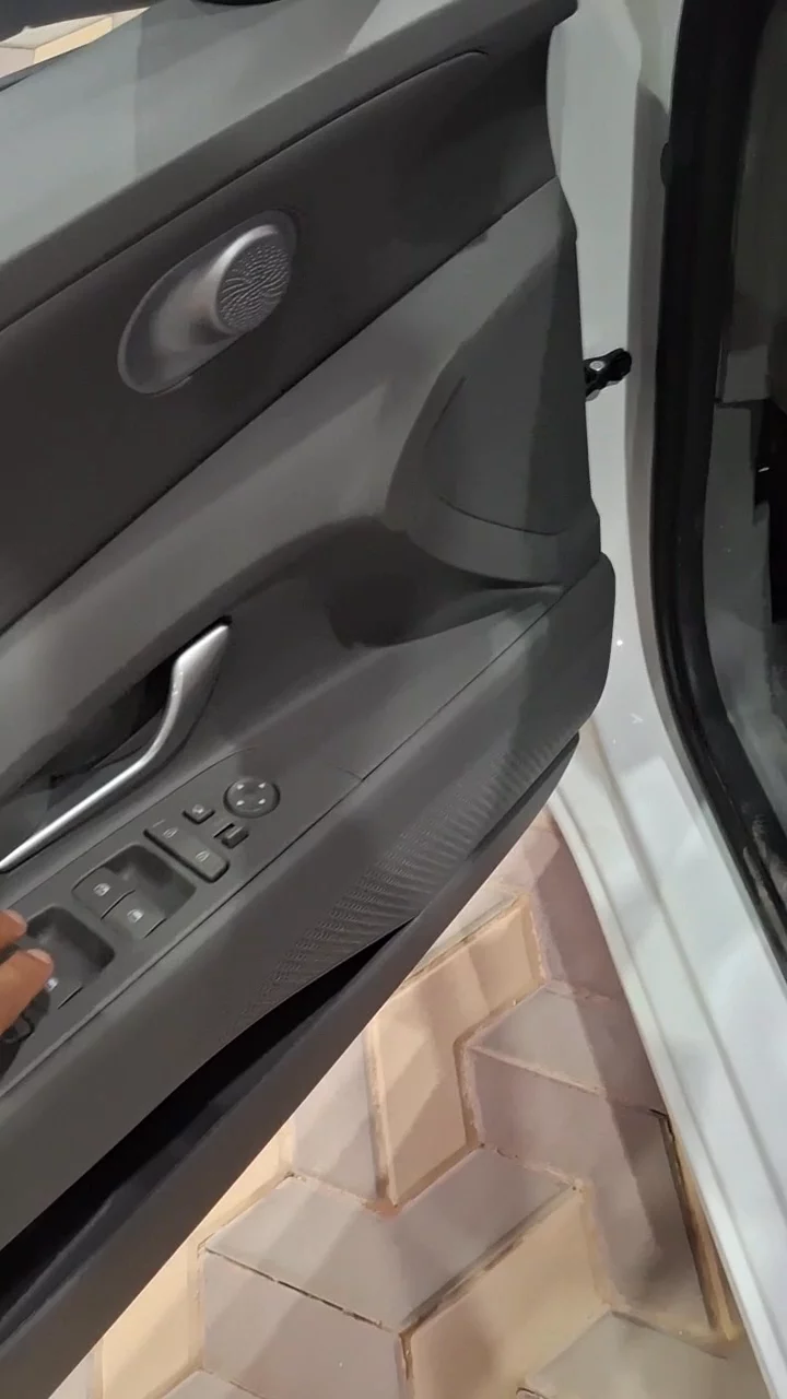 Car video thumbnail 1 of 10