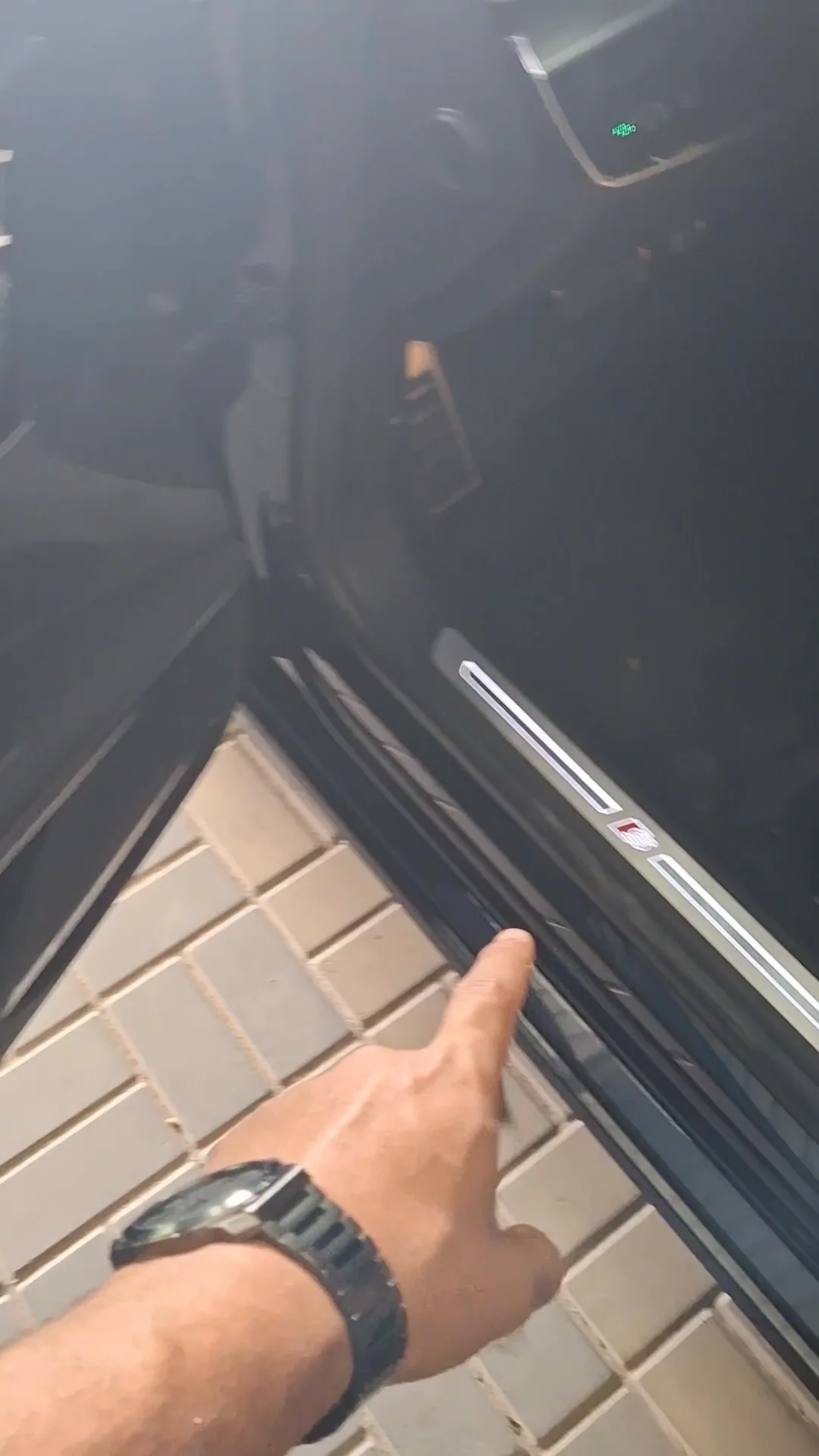 Car video thumbnail 1 of 8