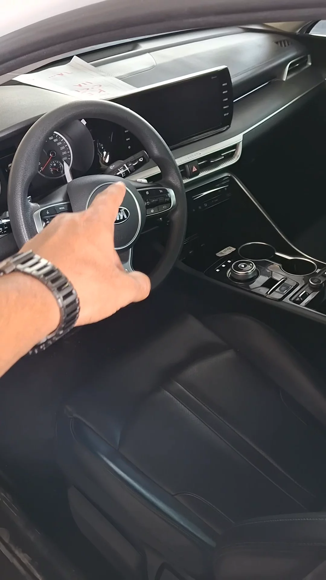 Car video thumbnail 1 of 9