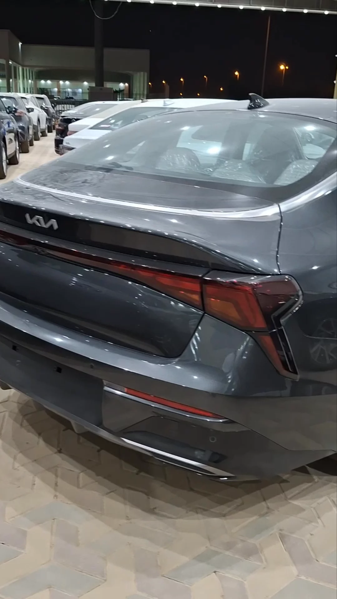 Car video thumbnail 1 of 9