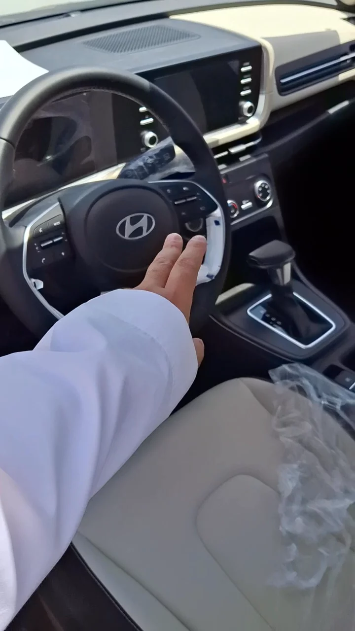 Car video thumbnail 1 of 9