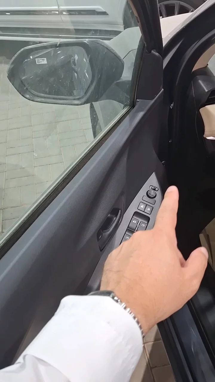 Car video thumbnail 1 of 10