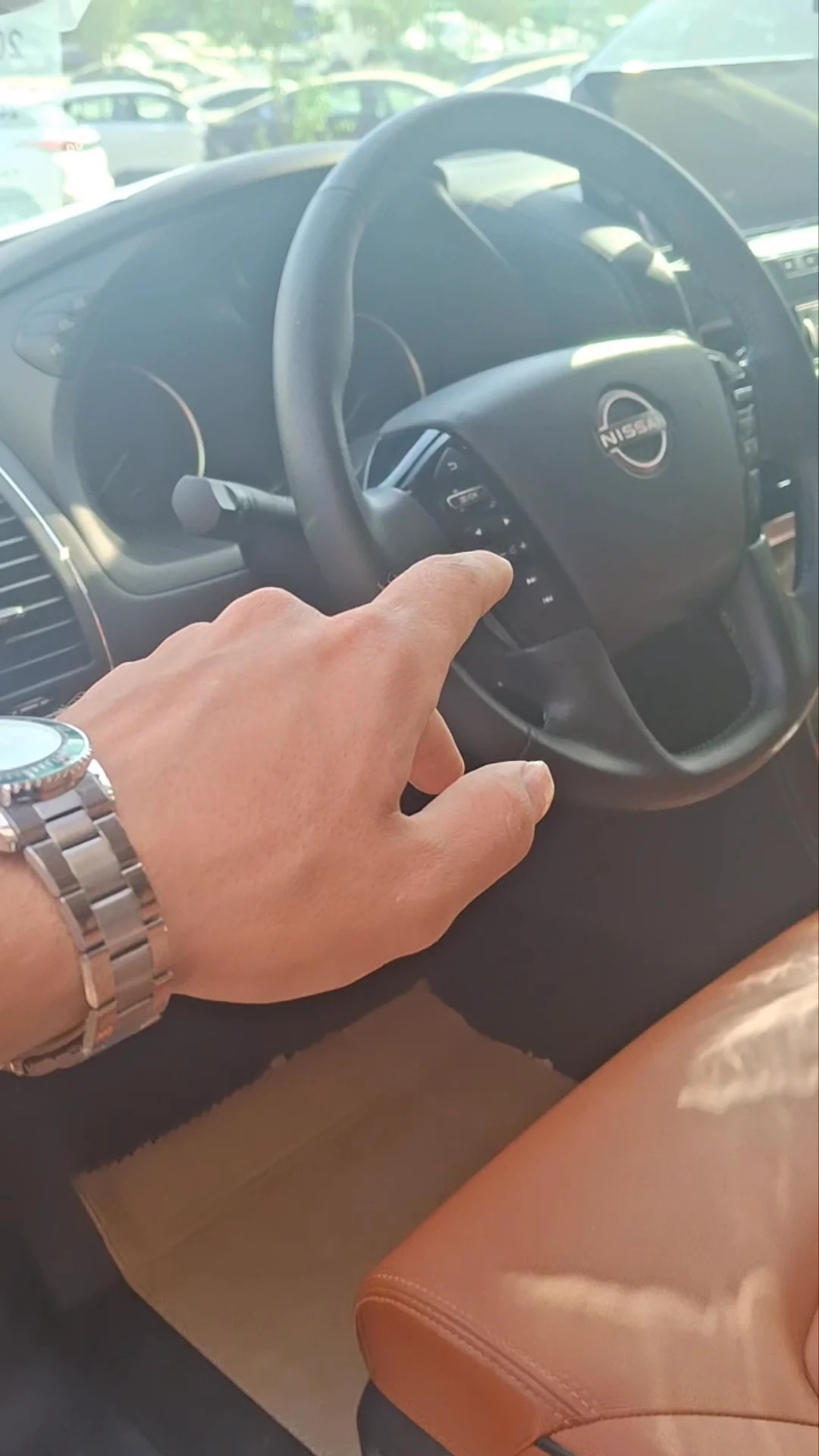 Car video thumbnail 1 of 7