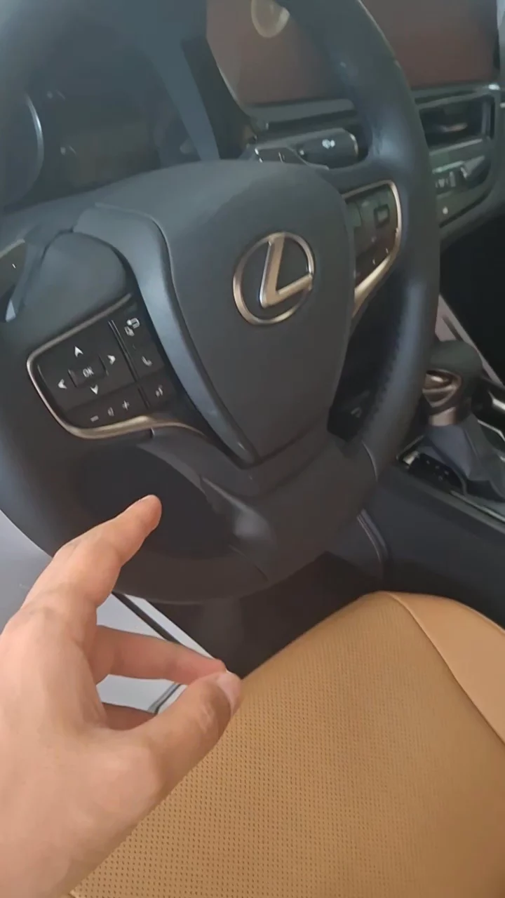 Car video thumbnail 1 of 10