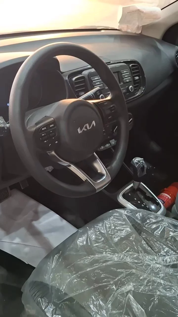 Car video thumbnail 1 of 9