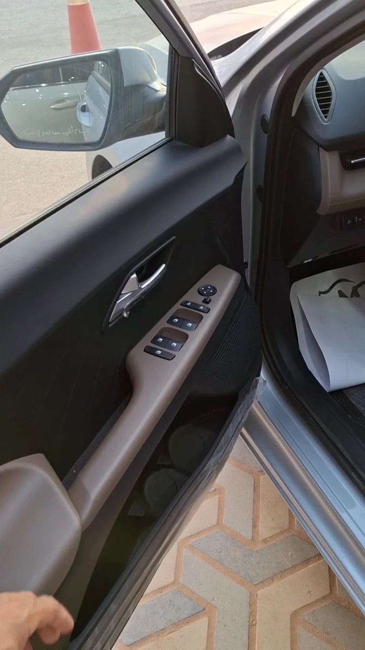 Car video thumbnail 1 of 9