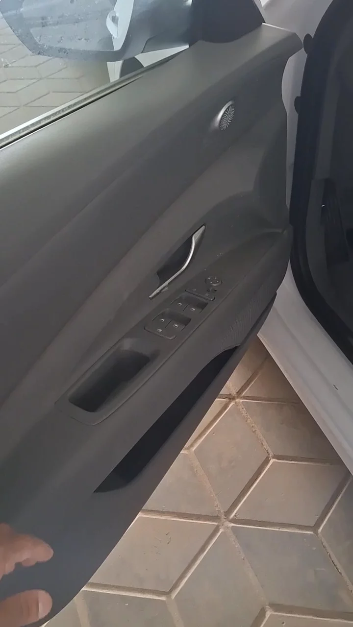 Car video thumbnail 1 of 10