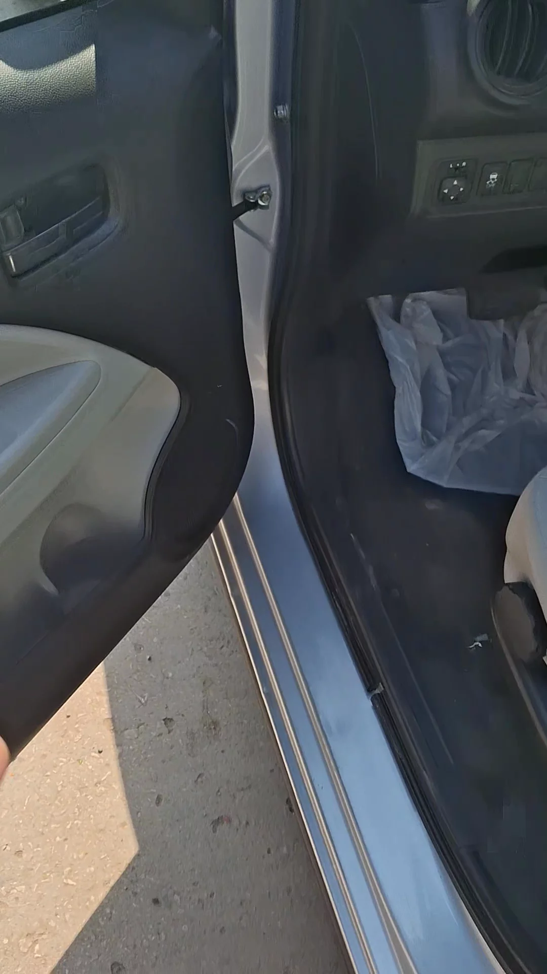 Car video thumbnail 1 of 7