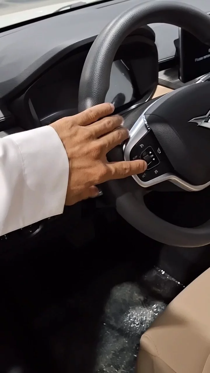 Car video thumbnail 1 of 10